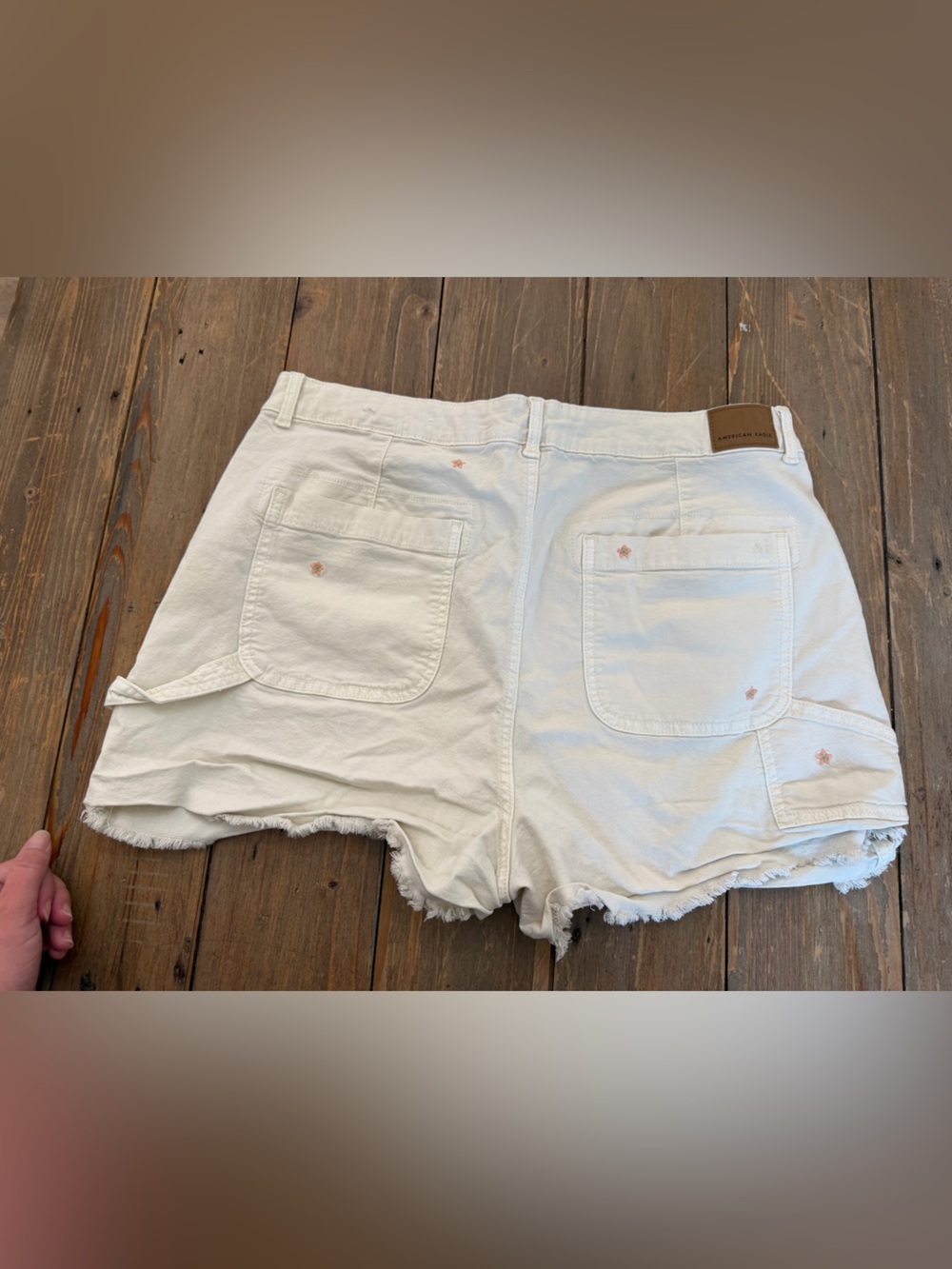 American Eagle highest rise 90s boyfriend shorts floral embroidered sz.16 - Picture 3 of 6